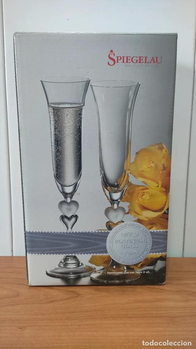 Segunda mano: 2 Copas de cava rom&aacute;nticas Spiegelau - Foto 2