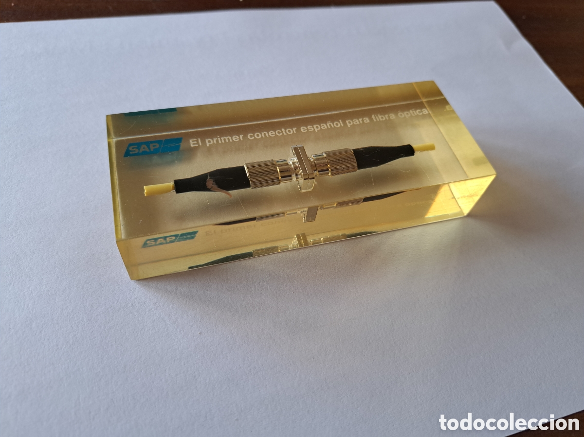 Segunda mano: Pisa-papeles conector de fibra &oacute;ptica - Foto 1