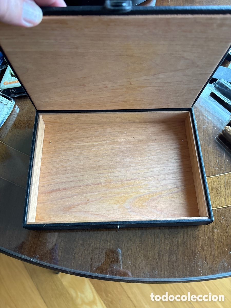 Segunda mano: Humidor de viaje s&iacute;mil piel - Foto 3