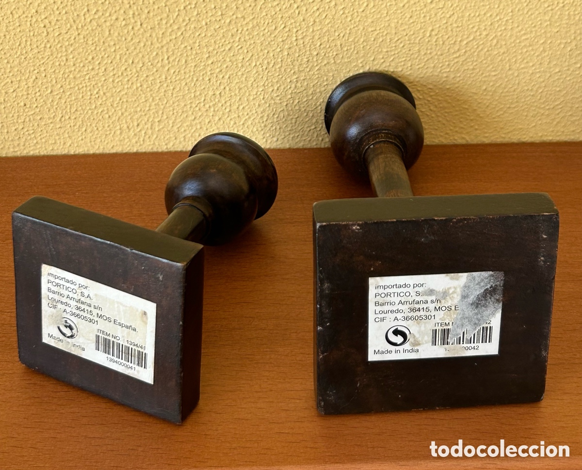 Segunda mano: 2 CANDELABROS PALMATORIAS PORTAVELAS DE MADERA - Foto 2