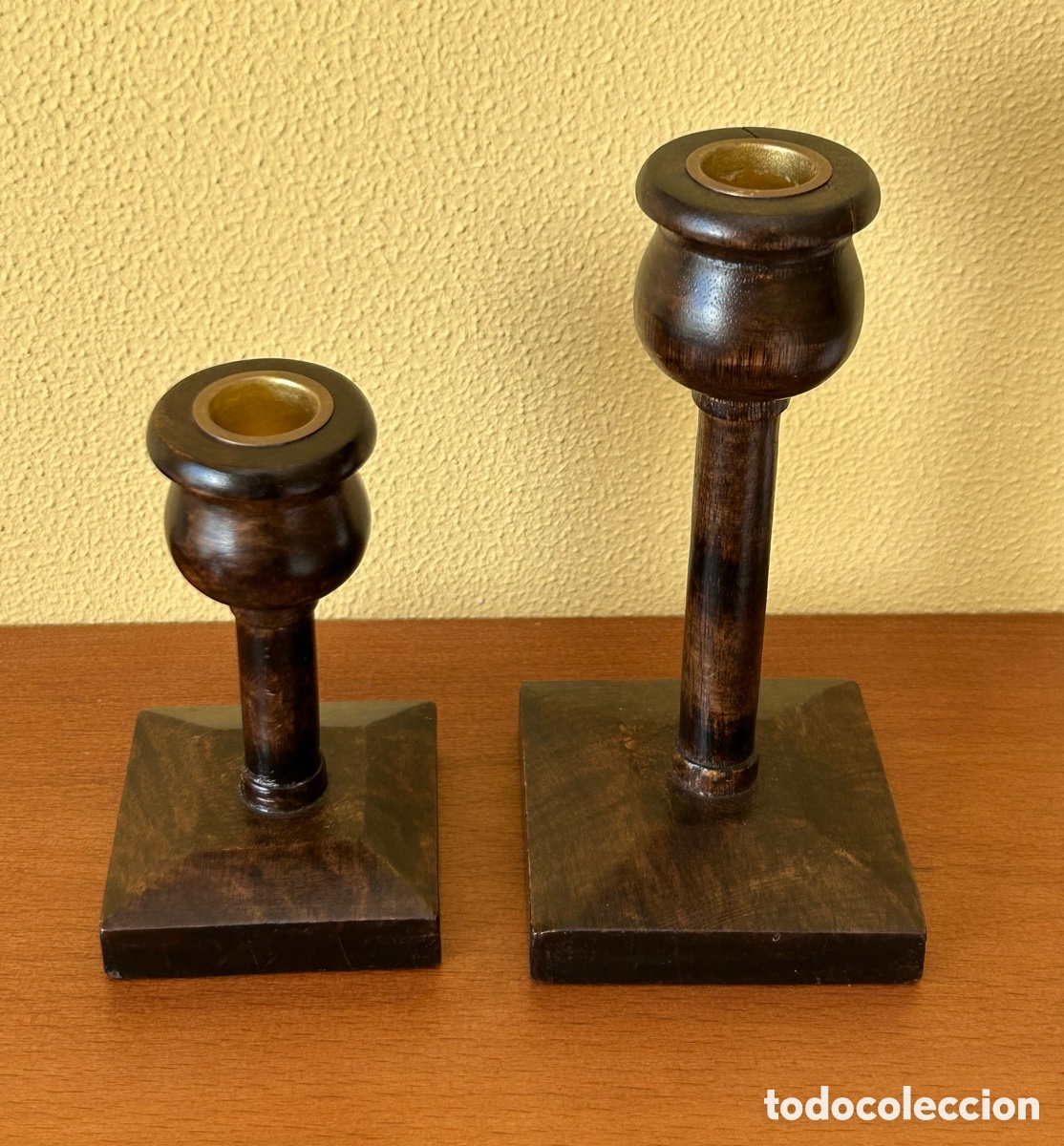 Segunda mano: 2 CANDELABROS PALMATORIAS PORTAVELAS DE MADERA - Foto 1