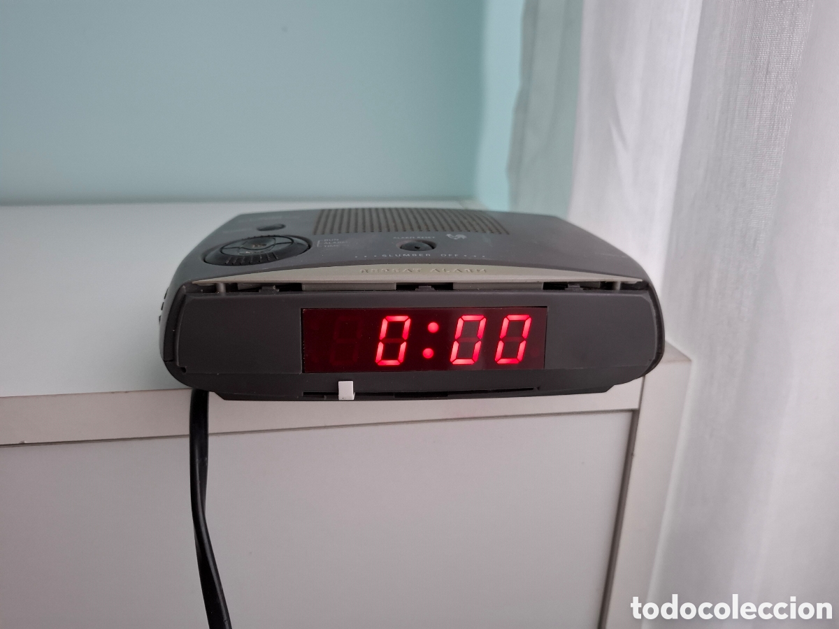 Segunda mano: Radio despertador vintage Philips - Foto 1
