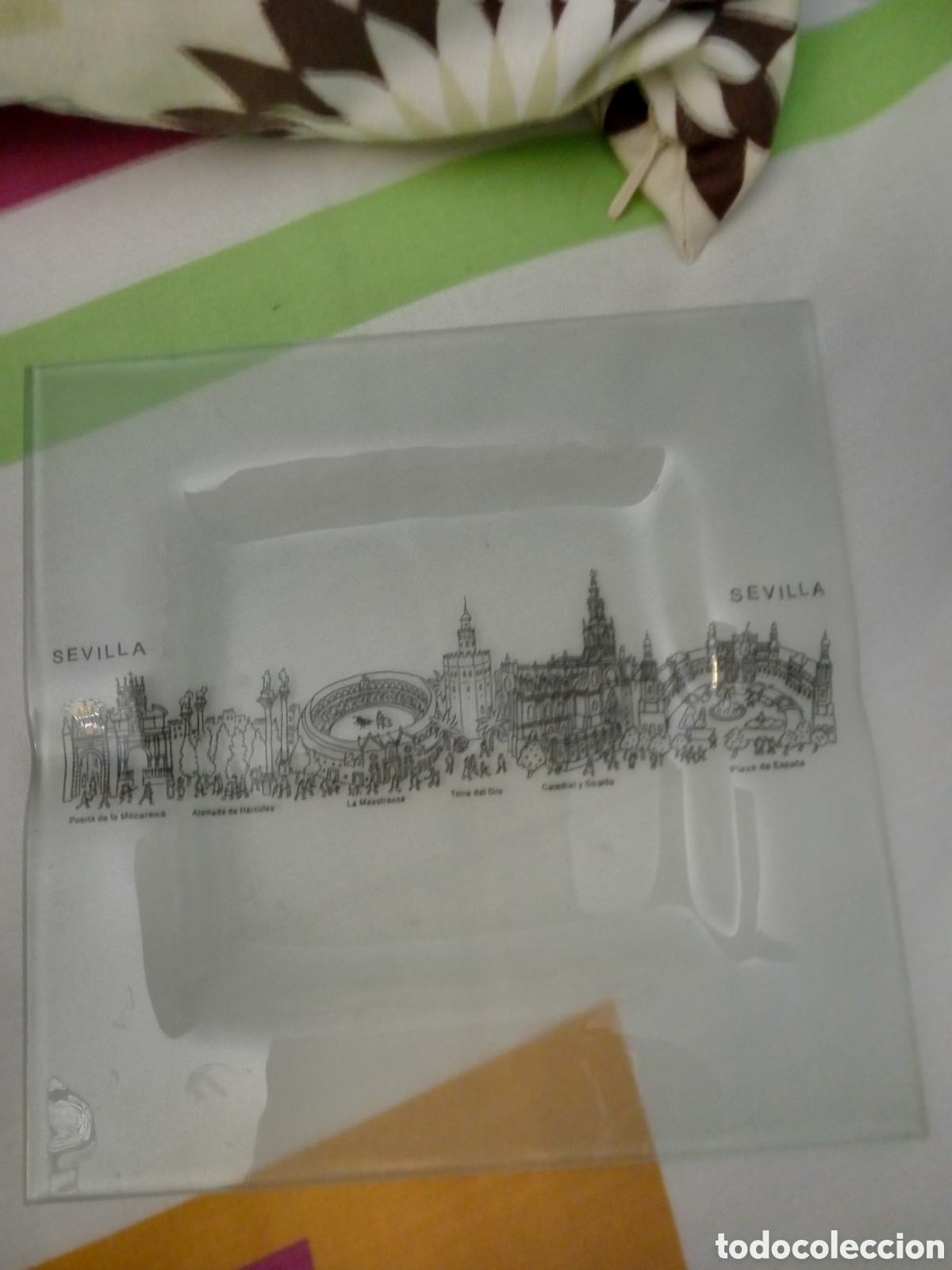 Segunda mano: Cenicero transparente con monumentos de Sevilla - Foto 1