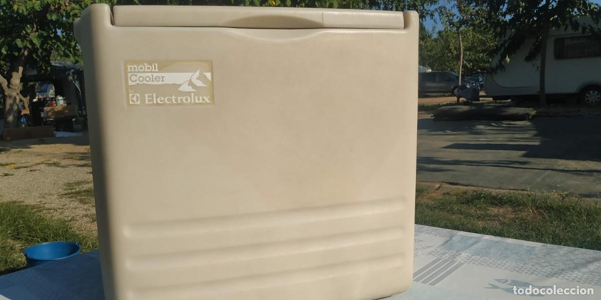 Segunda mano: Electrolux Nevera trivalente para camping - Foto 3