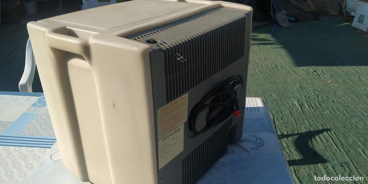 Segunda mano: Electrolux Nevera trivalente para camping - Foto 5