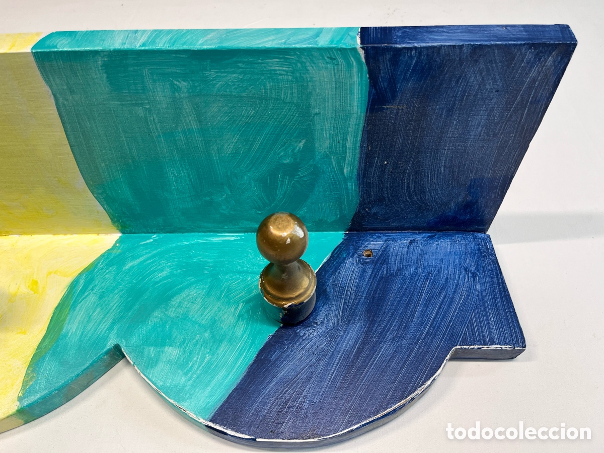 Segunda mano: Perchero de madera para pared pintado 4 colores - Foto 3