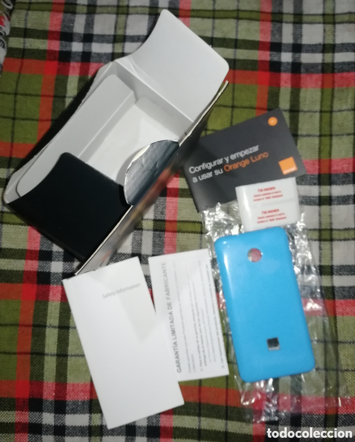 Segunda mano: Caja con tapa trasera Huawei Orange Luno - Foto 1