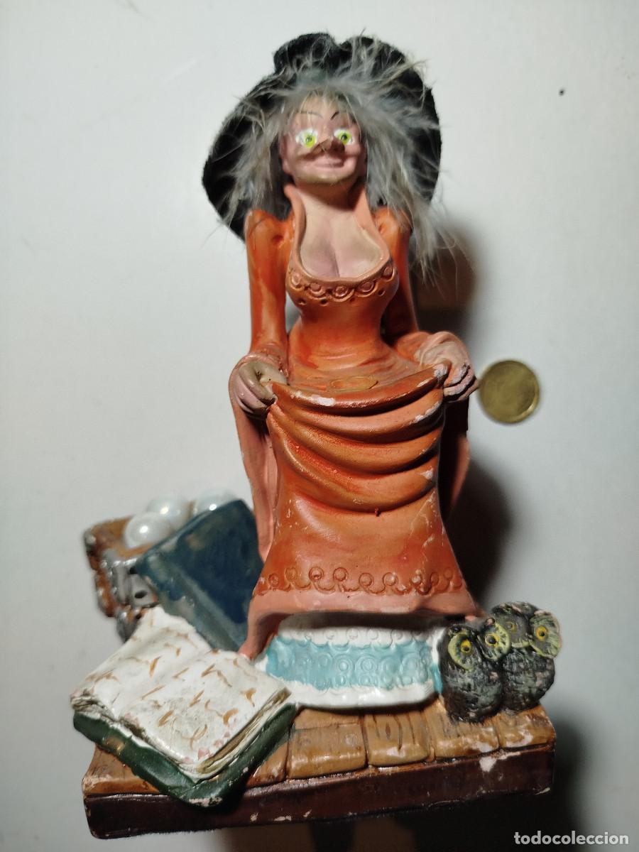Segunda mano: Figura de bruja retro con diorama - Foto 1