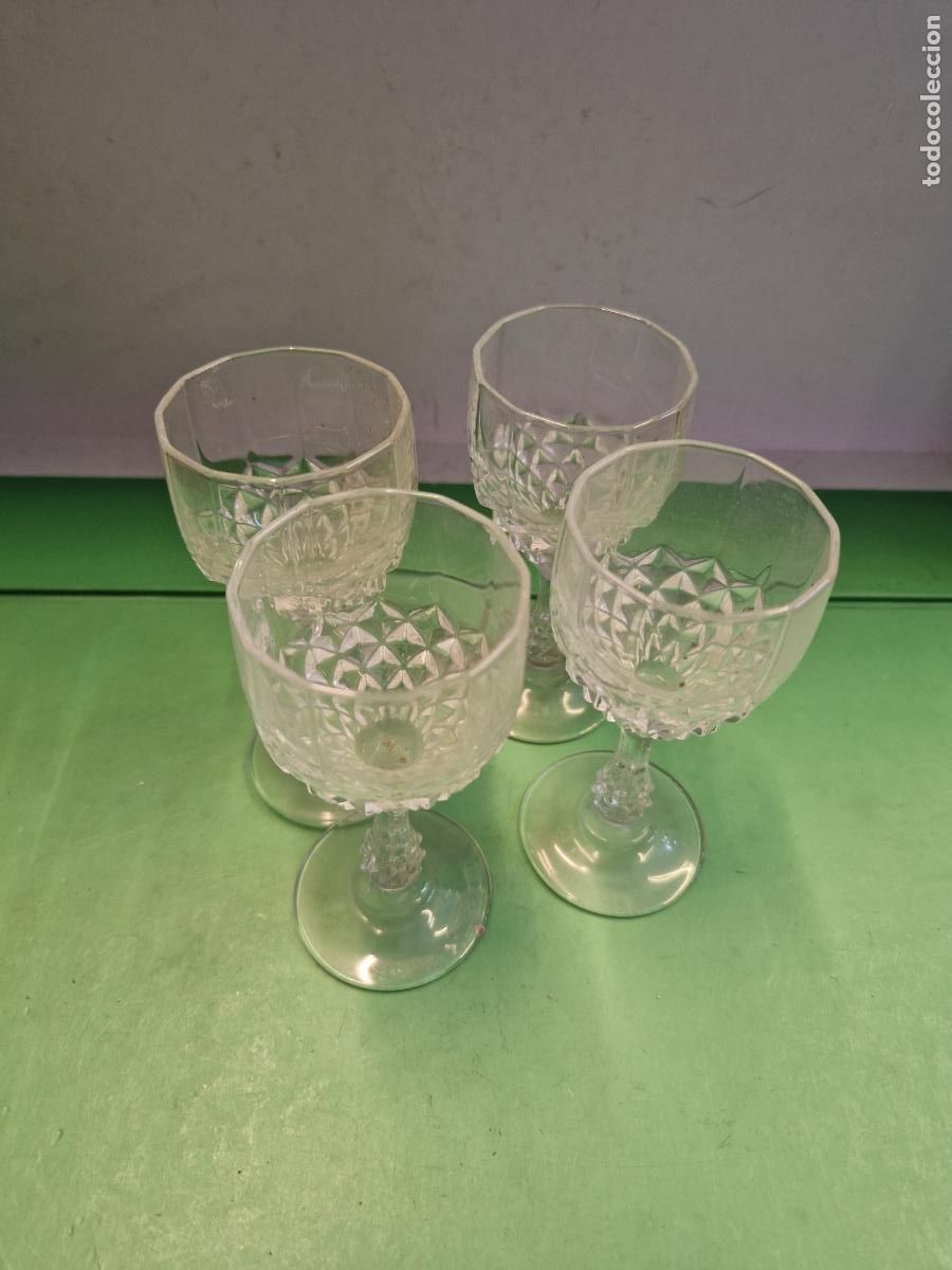 Segunda mano: 4 BONITAS COPAS DE CRISTAL. MEDIDA 12*6CM - Foto 1