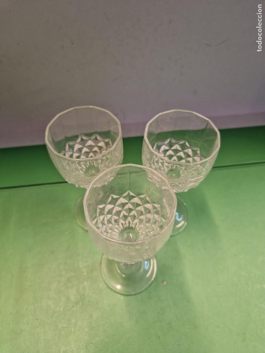 Segunda mano: 3 BONITAS COPAS DE CRISTAL. MEDIDA 12*6CM - Foto 2