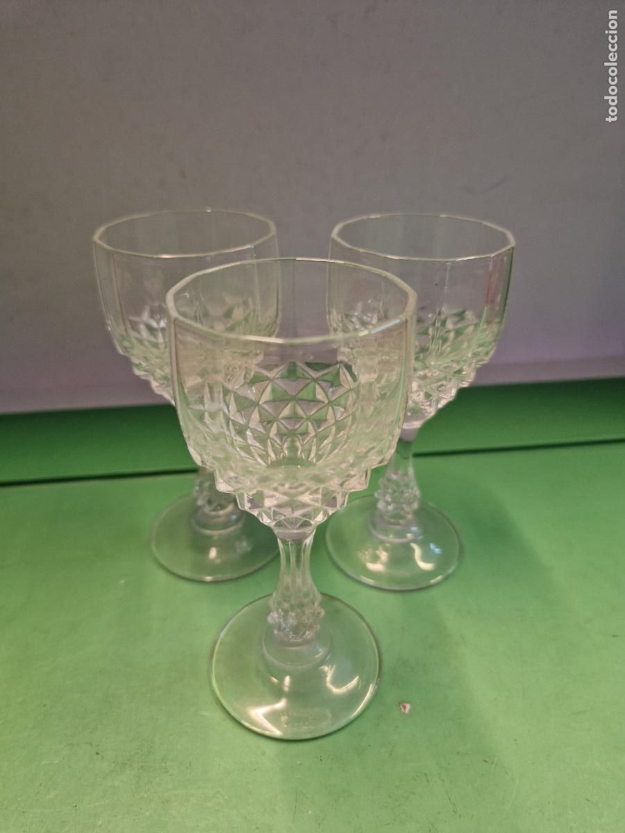 Segunda mano: 3 BONITAS COPAS DE CRISTAL. MEDIDA 12*6CM - Foto 1