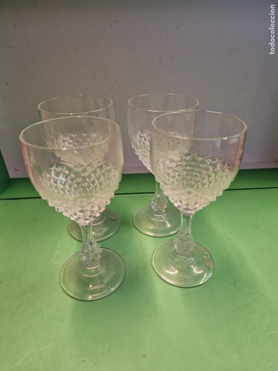 Segunda mano: 4 BONITAS COPAS DE CRISTAL. MEDIDA 17*6CM - Foto 1