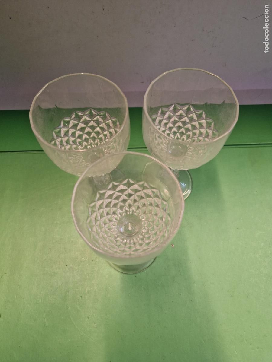 Segunda mano: 3 BONITAS COPAS DE CRISTAL. MEDIDA 13*6CM - Foto 1