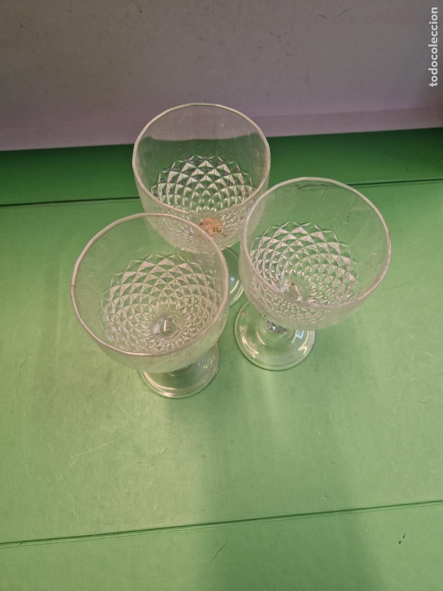 Segunda mano: 3 BONITAS COPAS DE CRISTAL. MEDIDA 13*6CM - Foto 1