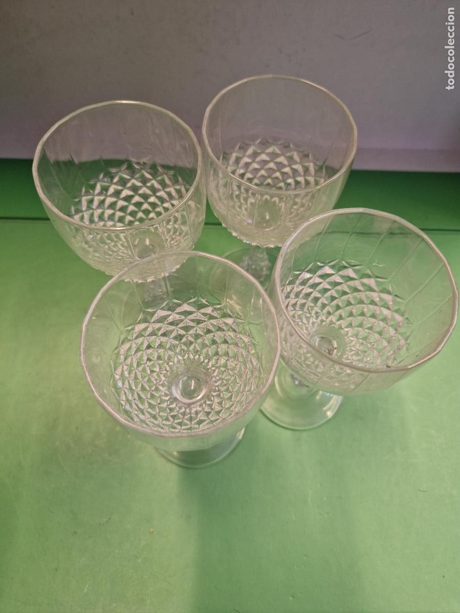 Segunda mano: 4 BONITAS COPAS DE CRISTAL. MEDIDA 15*6CM - Foto 1
