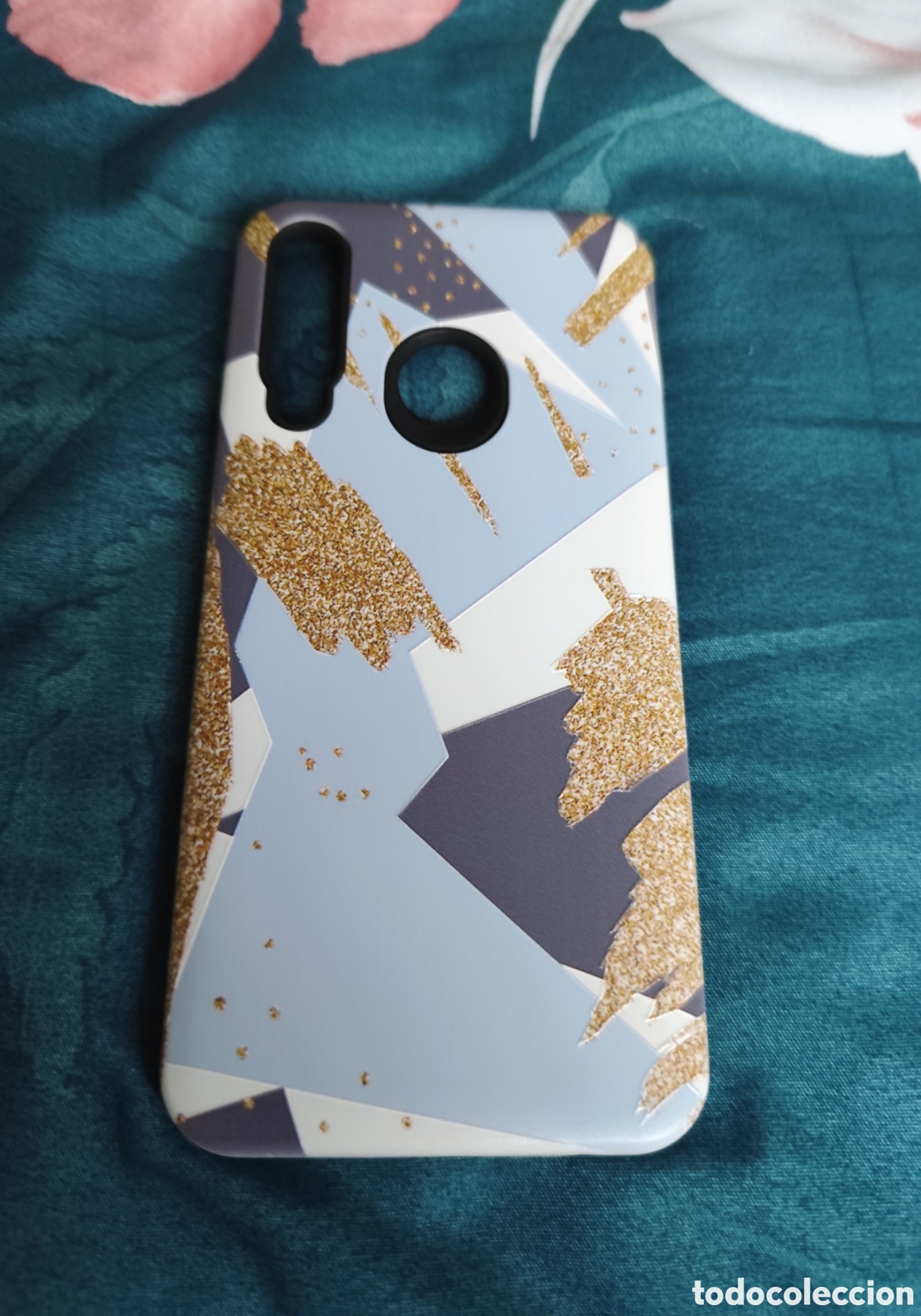 Segunda mano: Funda para m&oacute;vil Huawei P smart 2019 - Foto 1