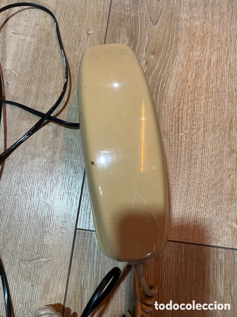 Segunda mano: Un viejo tel&eacute;fono antiguo - Foto 1
