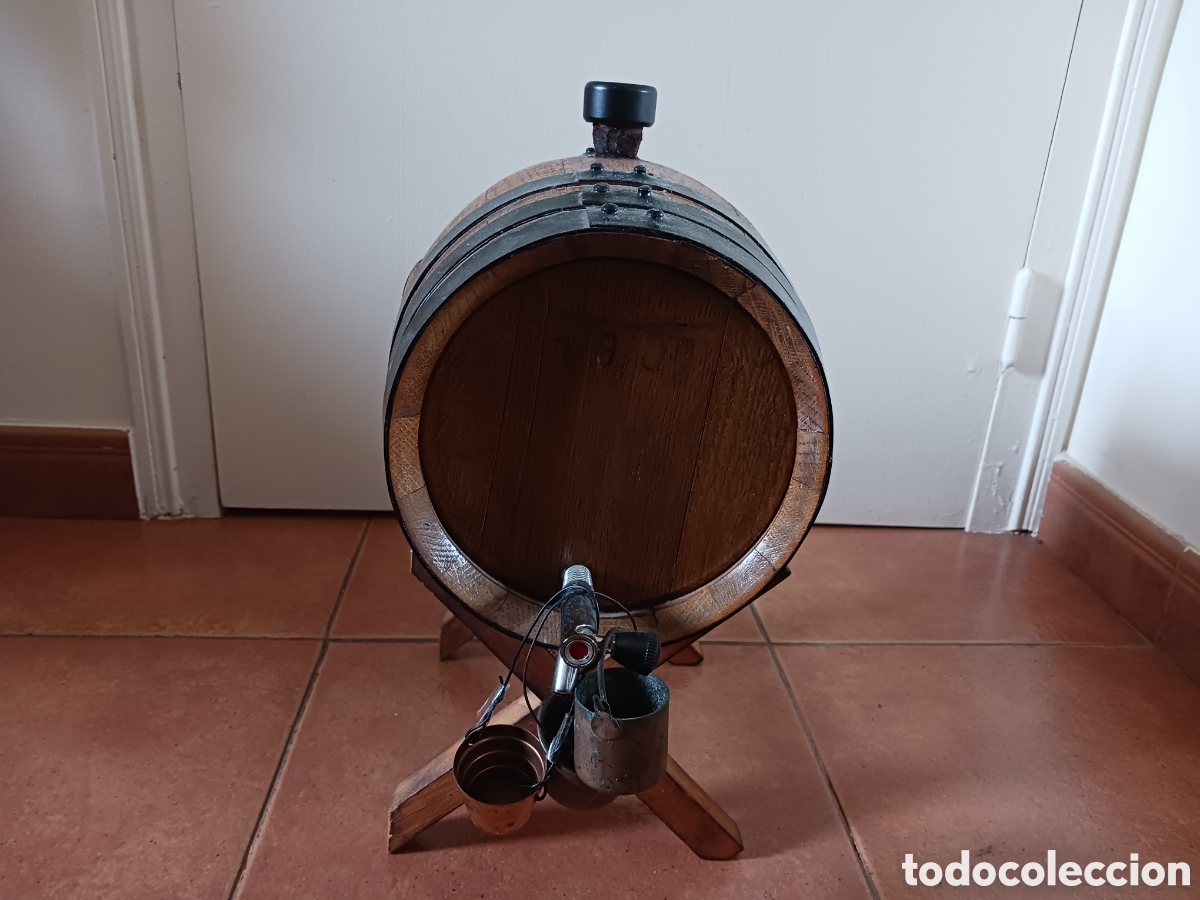 Segunda mano: Barril de madera con caballete para co&ntilde;ac - Foto 2