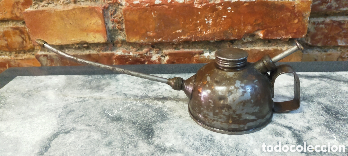 Segunda mano: Aceitera engrasadora antigua - Foto 1