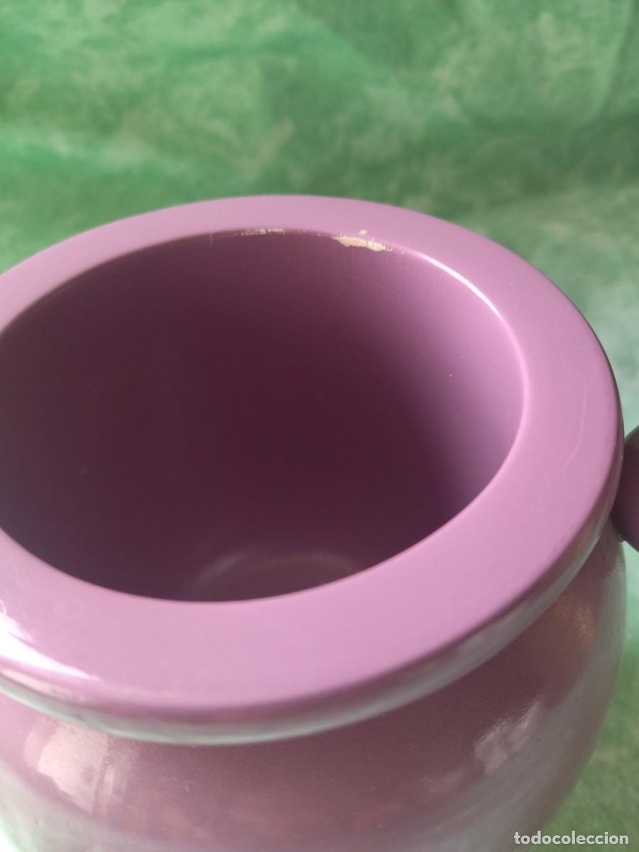Segunda mano: Bonita orza de madera pintado en morado. - Foto 6