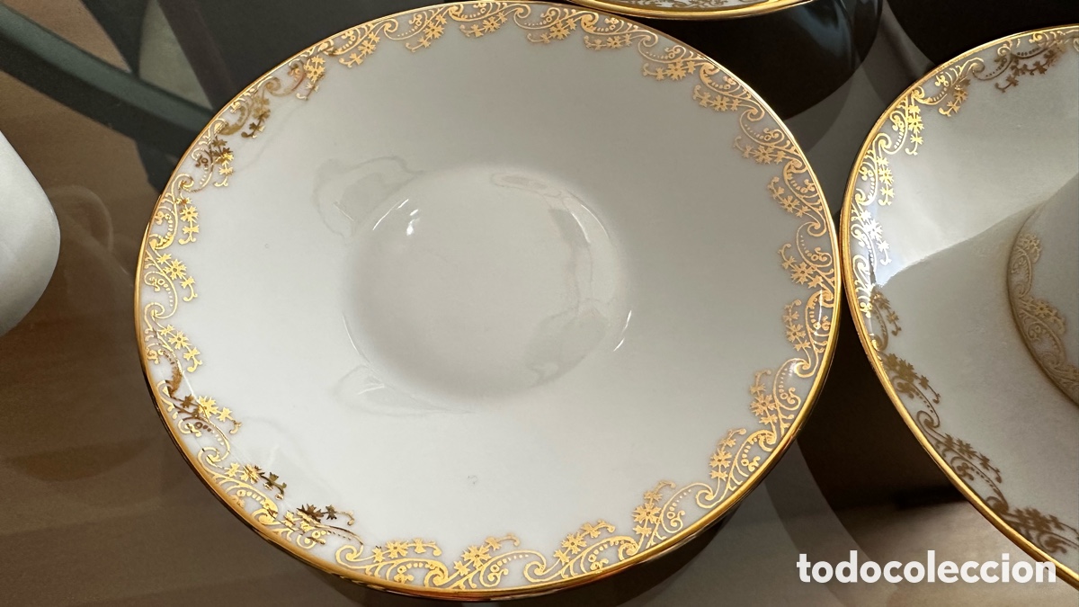 Segunda mano: Conjunto de platos y tazas caf&eacute; de Limoges - Foto 4