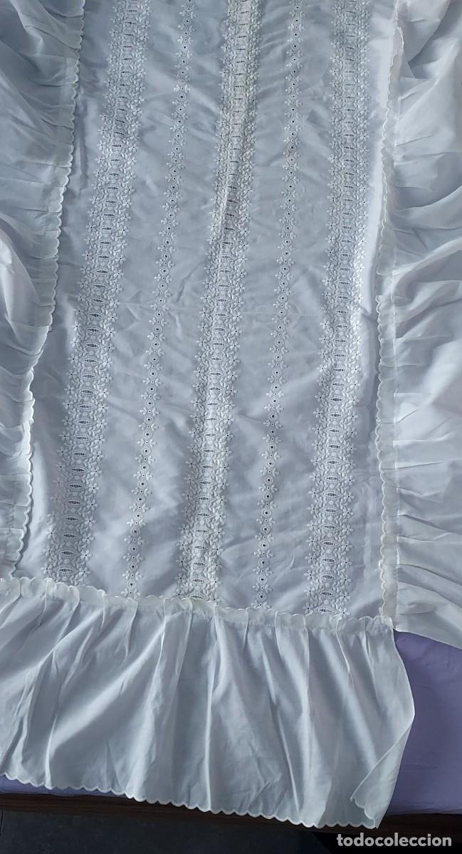 Segunda mano: Colcha cuna blanca bordada a&ntilde;os 60 - Foto 3