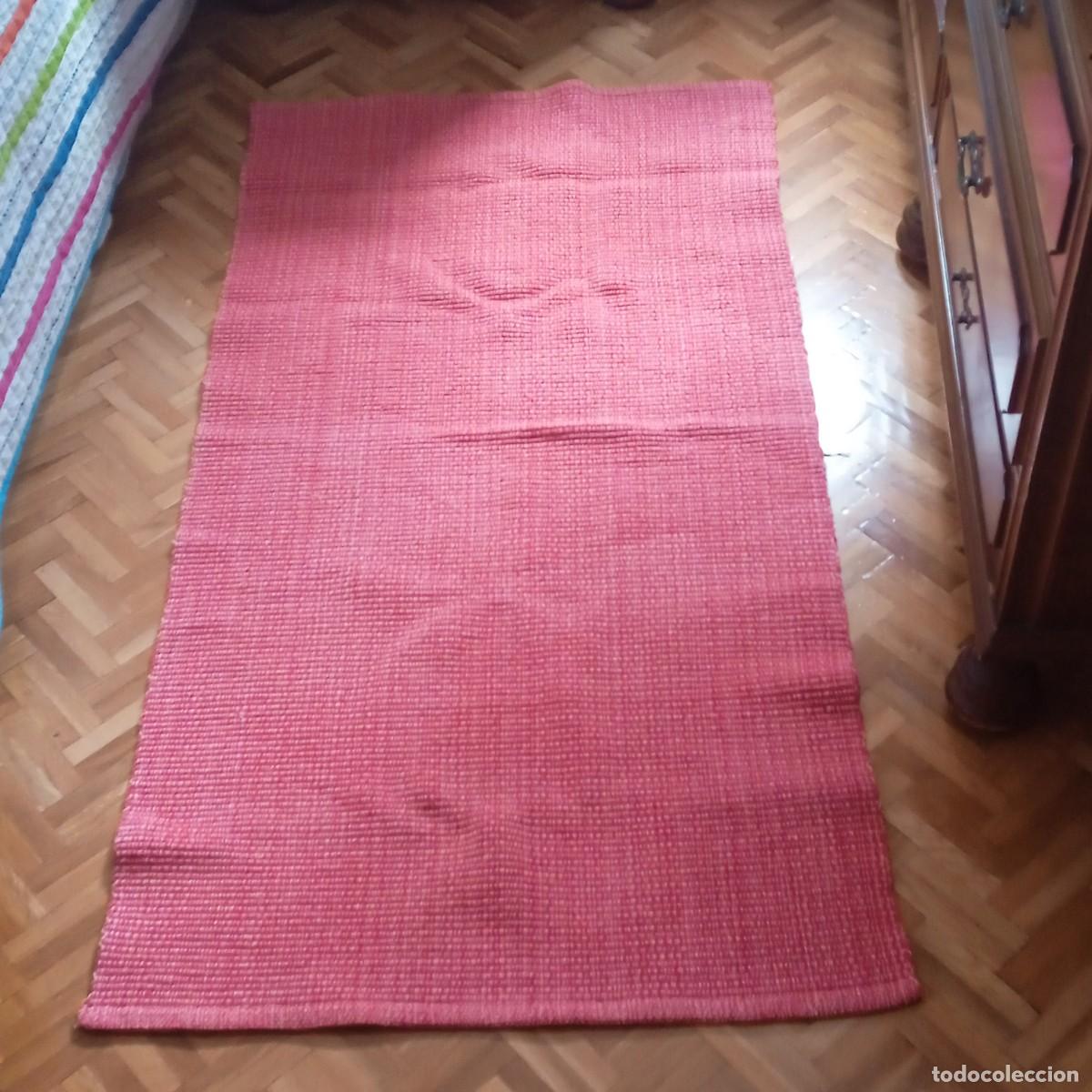 Segunda mano: ALFOMBRA-JARAPA-PIE DE CAMA-COLOR ROJO - Foto 3