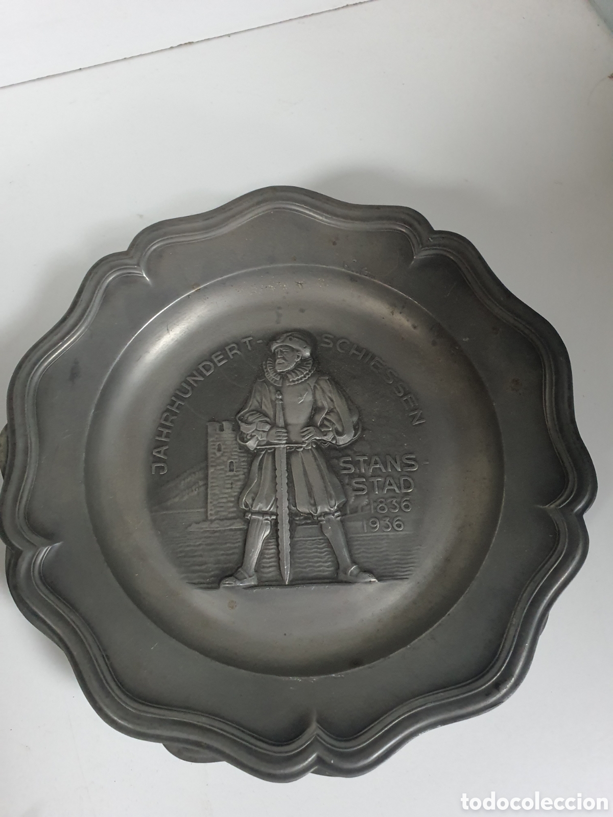 Segunda mano: ANTIGUO PLATO DE ESTA&Ntilde;O O PELTRE EN - Foto 1