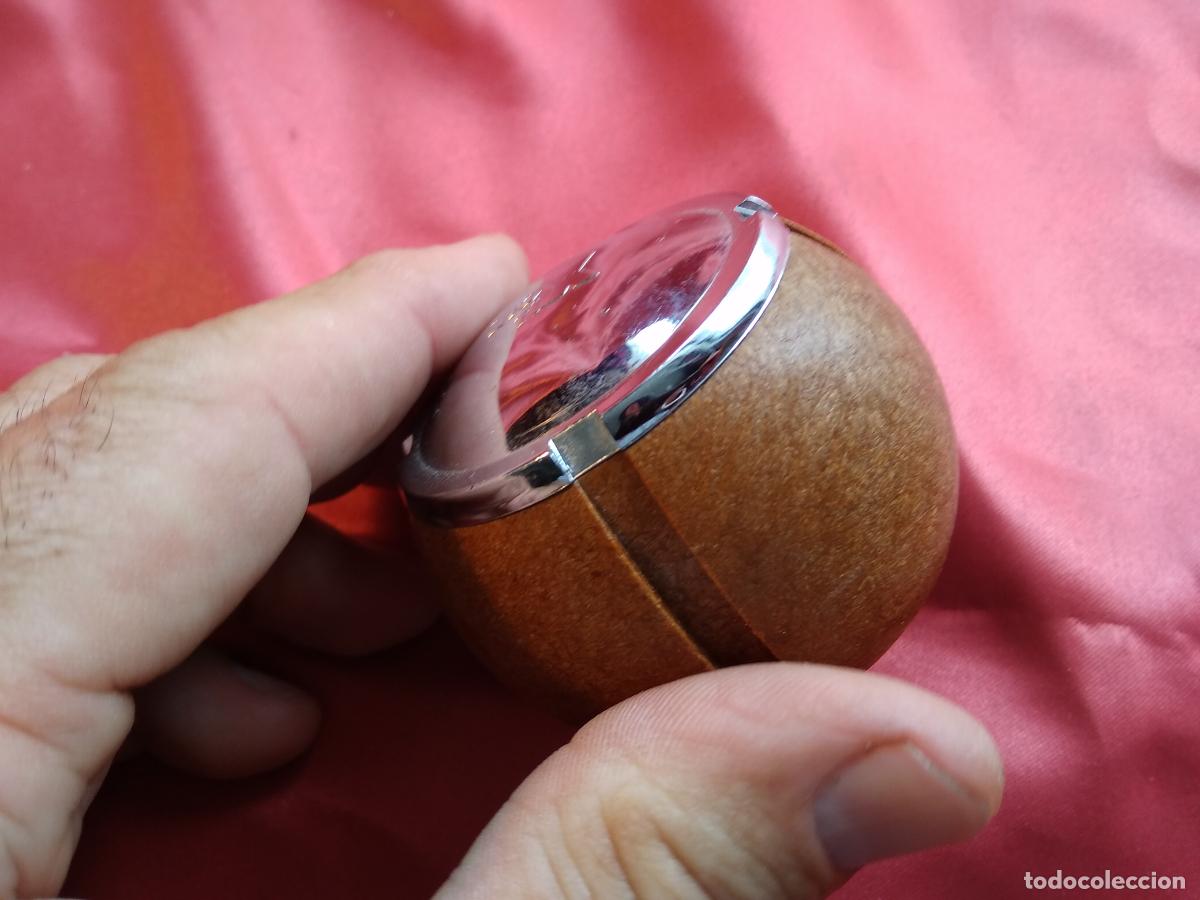 Segunda mano: Tap&oacute;n para botellas de cava Vitrina 17 - Foto 4