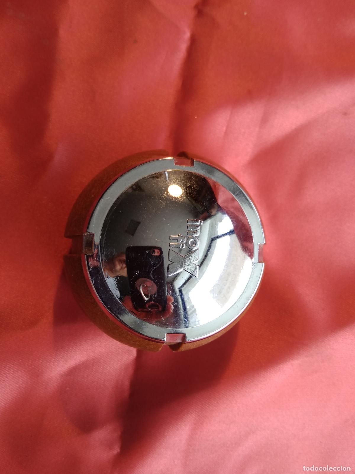 Segunda mano: Tap&oacute;n para botellas de cava Vitrina 17 - Foto 1