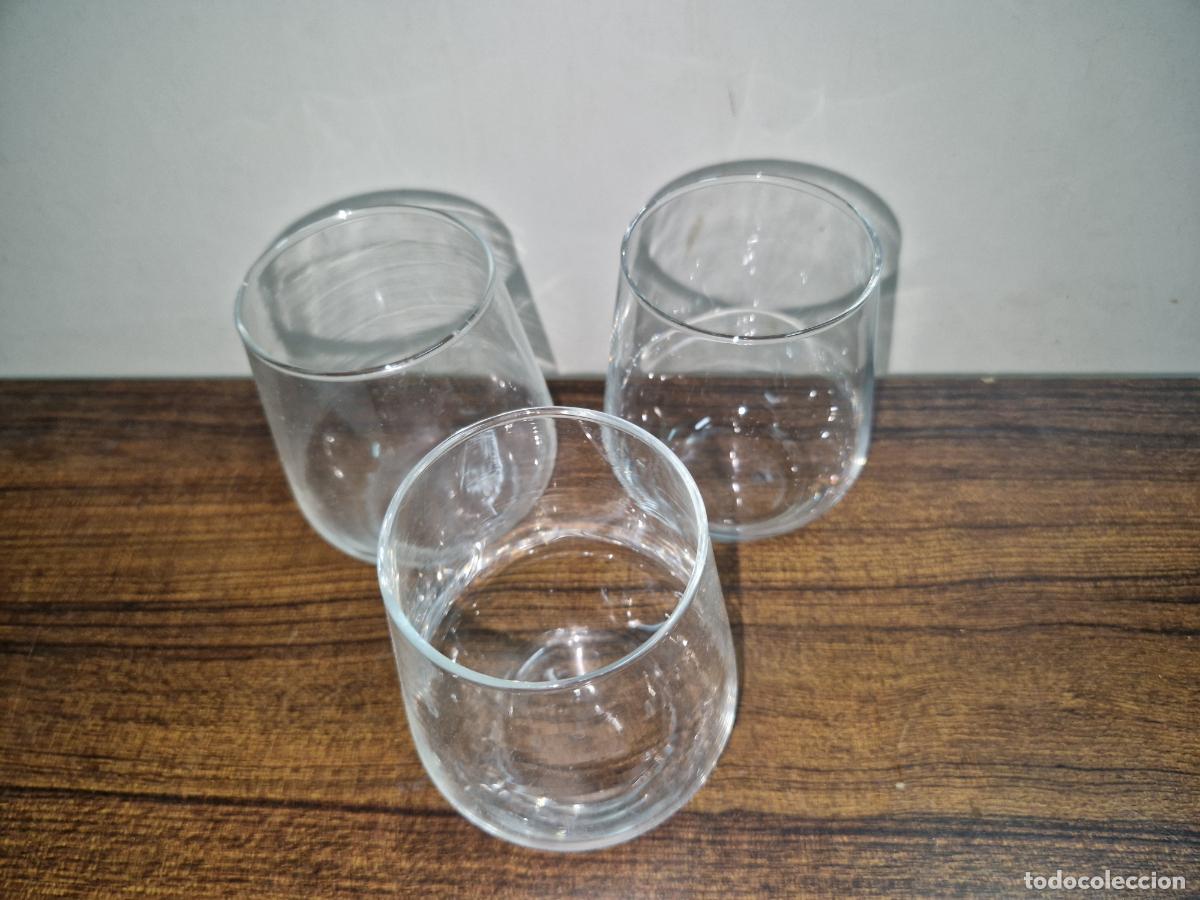 Segunda mano: 3 BONITOS VASOS DE CRISTAL. MEDIDA 7*8CM - Foto 1