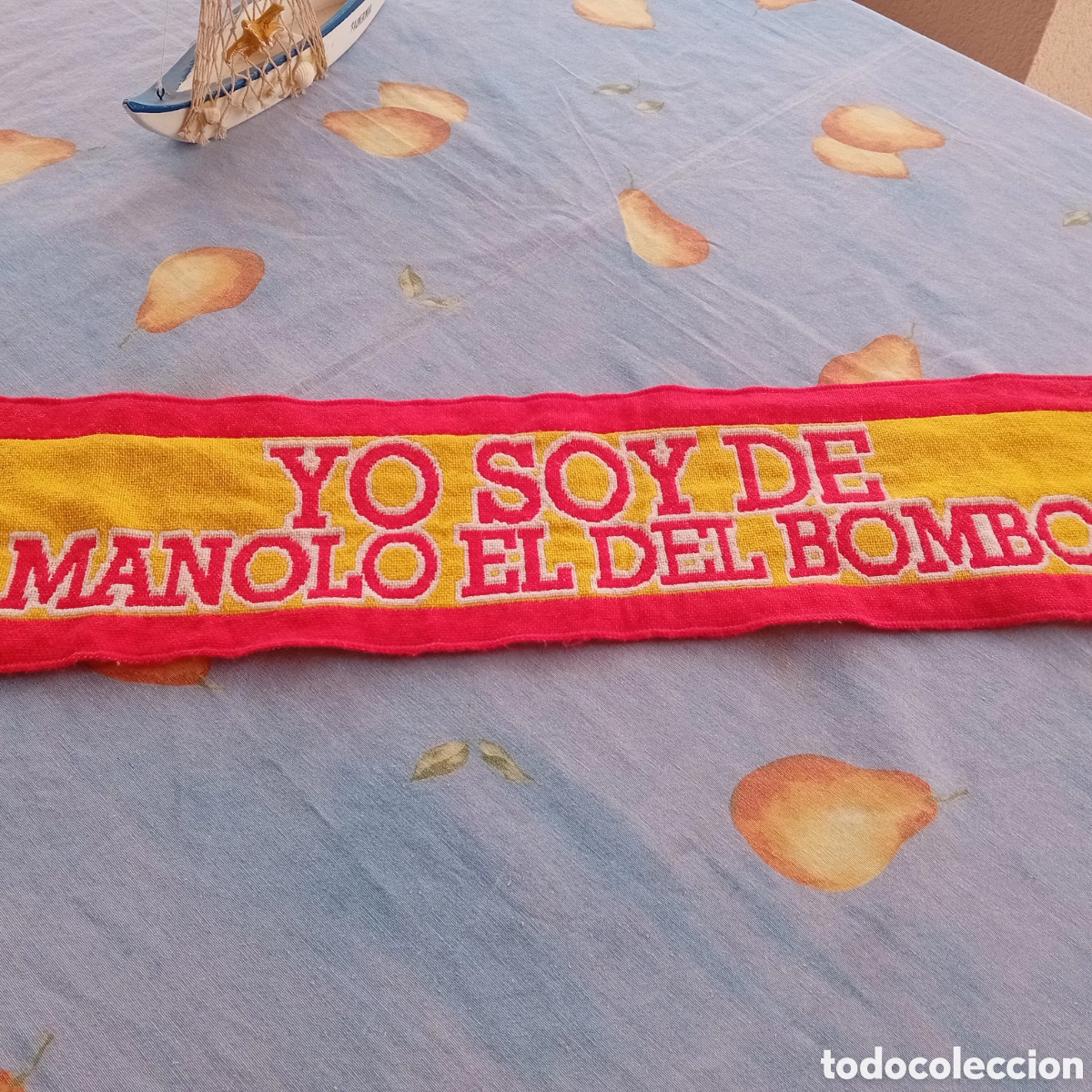 Segunda mano: Bufanda uo soy manolo el del bombo - Foto 1