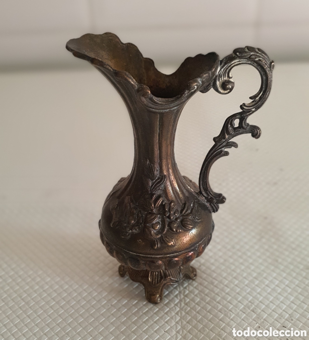 Segunda mano: Jarra decorativa de metal - Foto 1