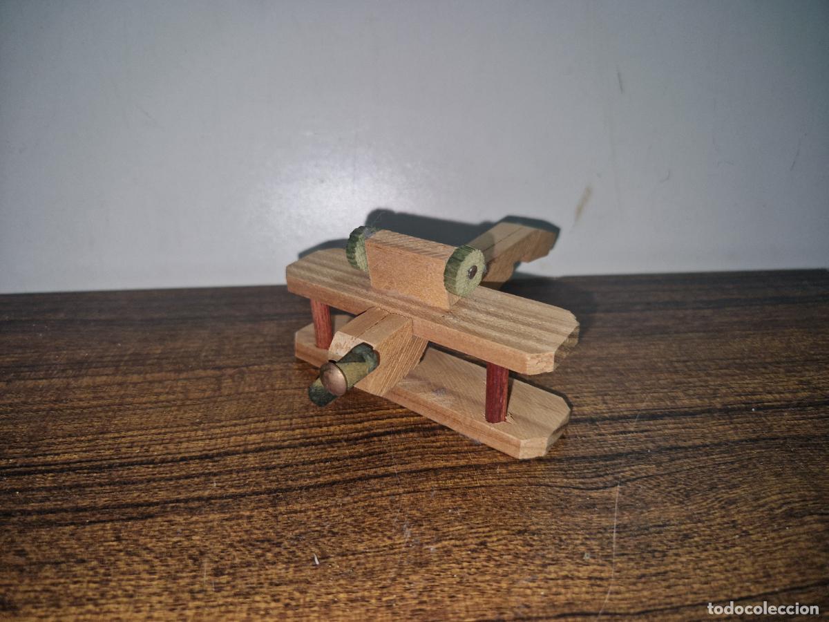 Segunda mano: BONITO AVION DE JUGUETE. MATERIAL DE MADERA. - Foto 1