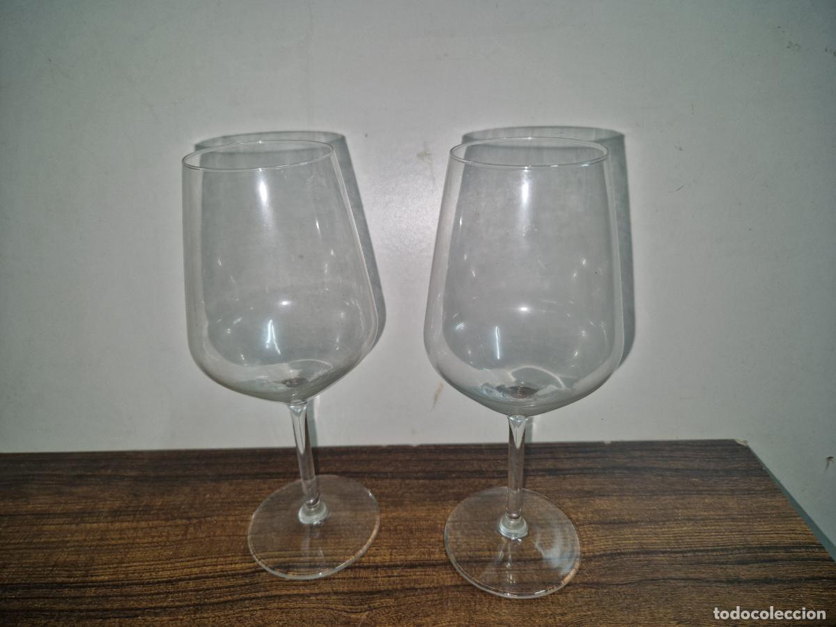 Segunda mano: 2 BONITAS COPAS DE VINO. MEDIDA 27*7CM - Foto 1