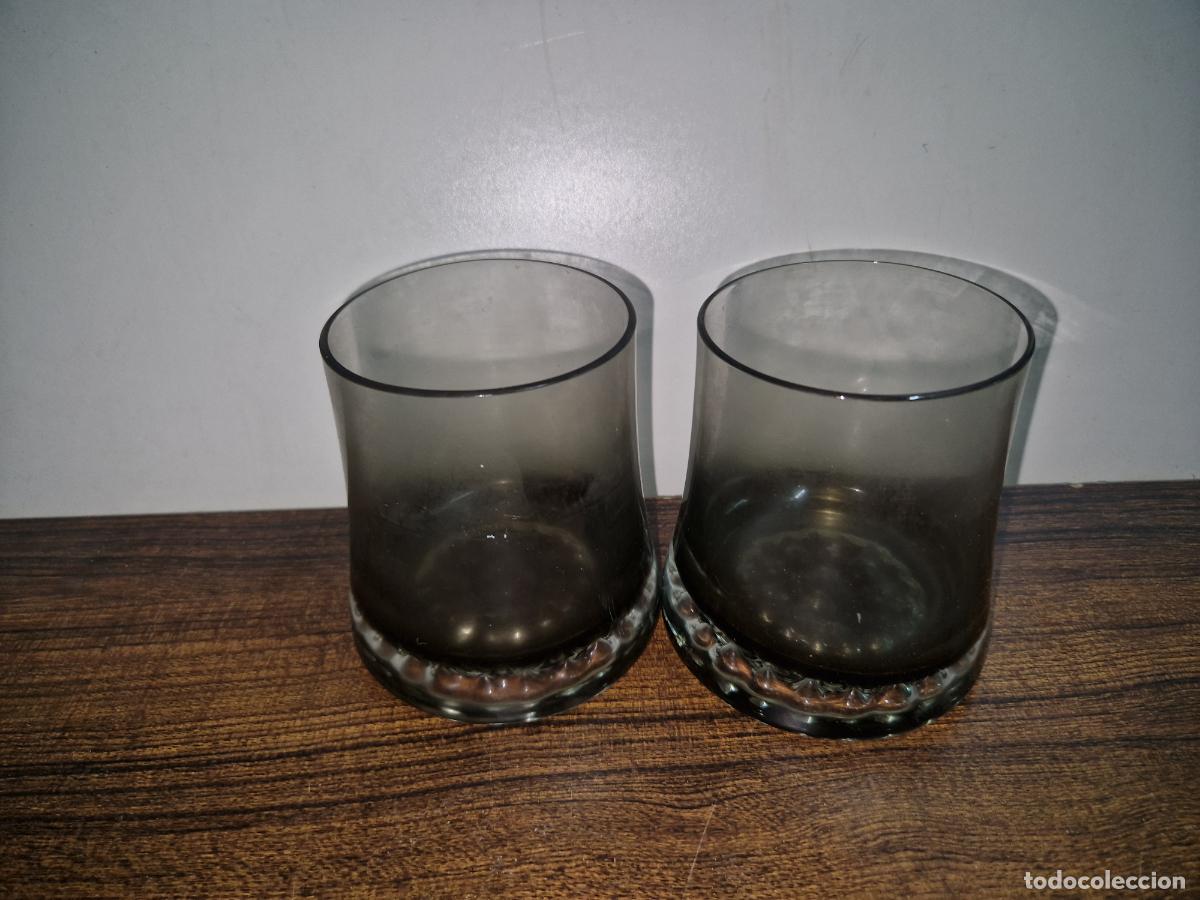 Segunda mano: 2 BONITOS VASOS DE CRISTAL. MEDIDA 8*8CM - Foto 1