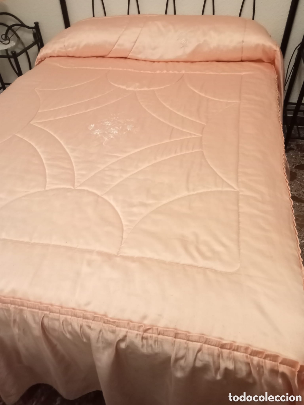 Segunda mano: Edredones de cama de 135 - Foto 2