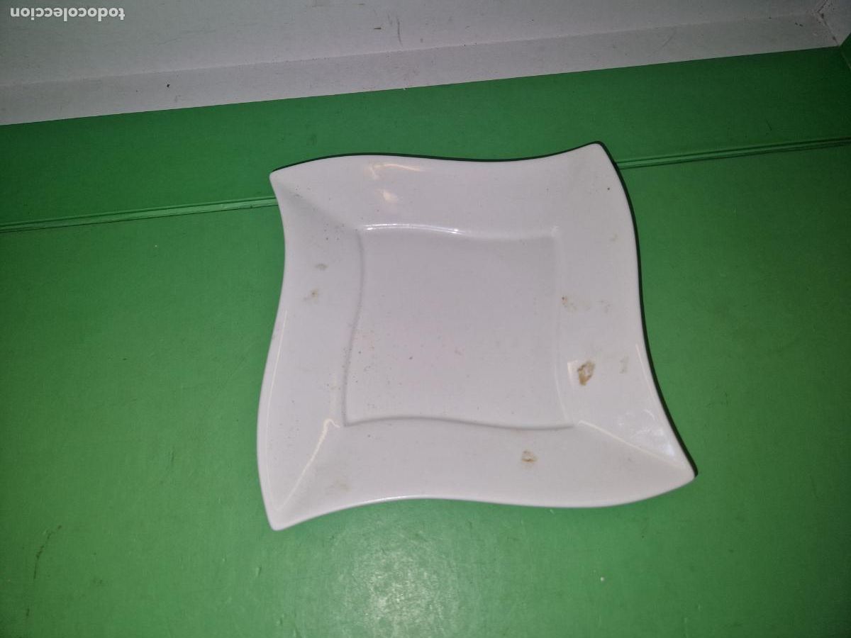Segunda mano: BONITO PLATO BLANCO. MEDIDA 14*14CM - Foto 1