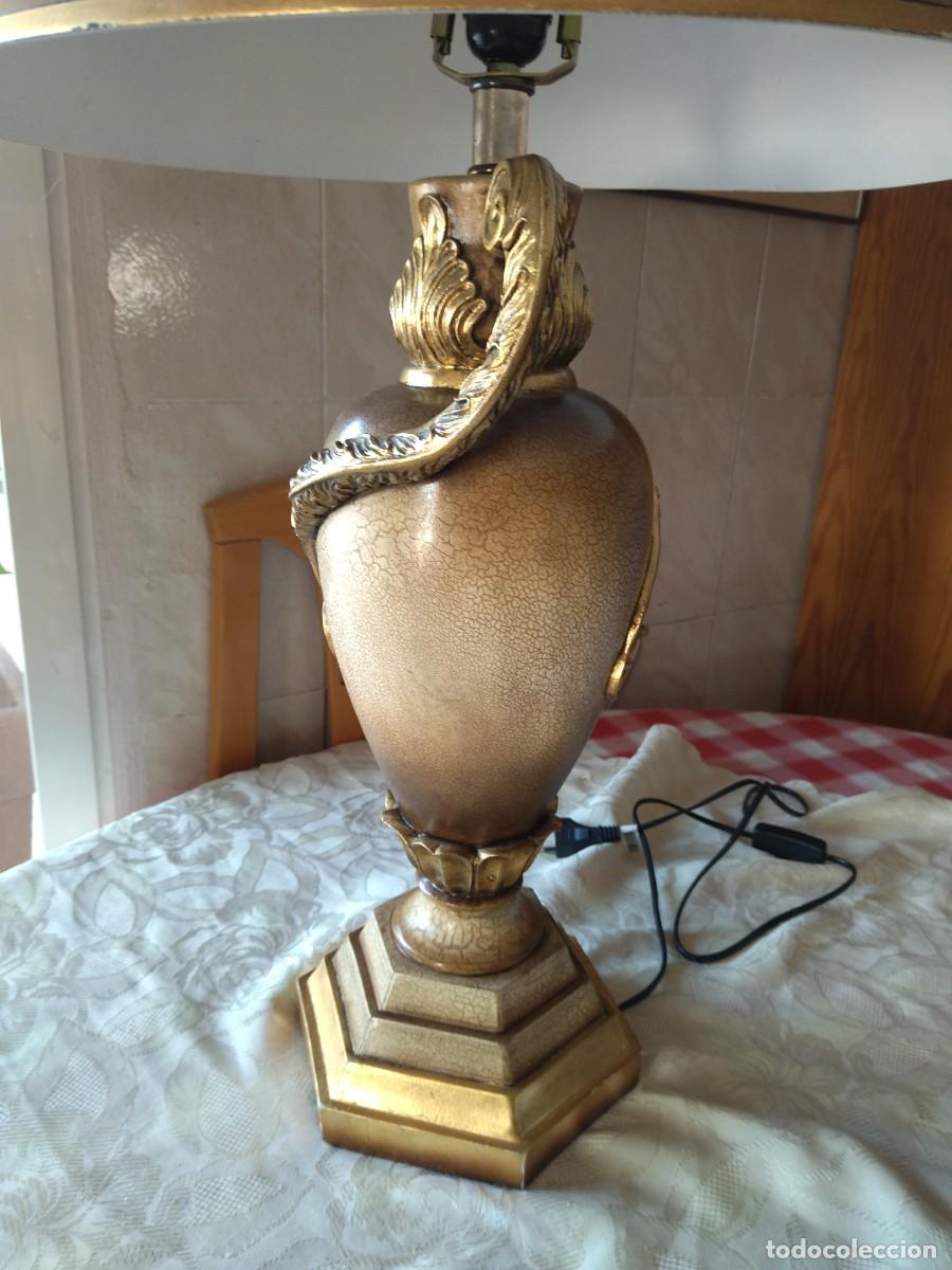 Segunda mano: Lampara de mesa estilo imperio de resina. - Foto 11