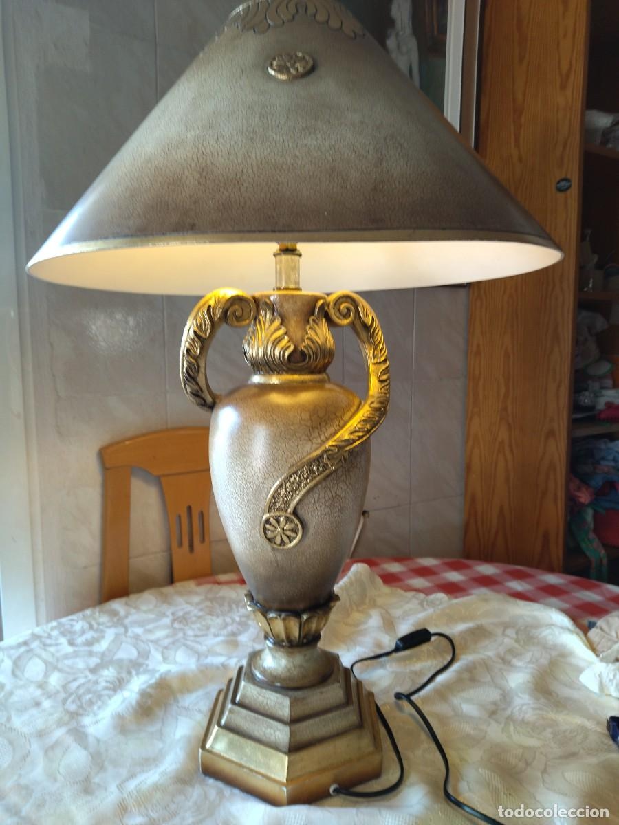 Segunda mano: Lampara de mesa estilo imperio de resina. - Foto 14