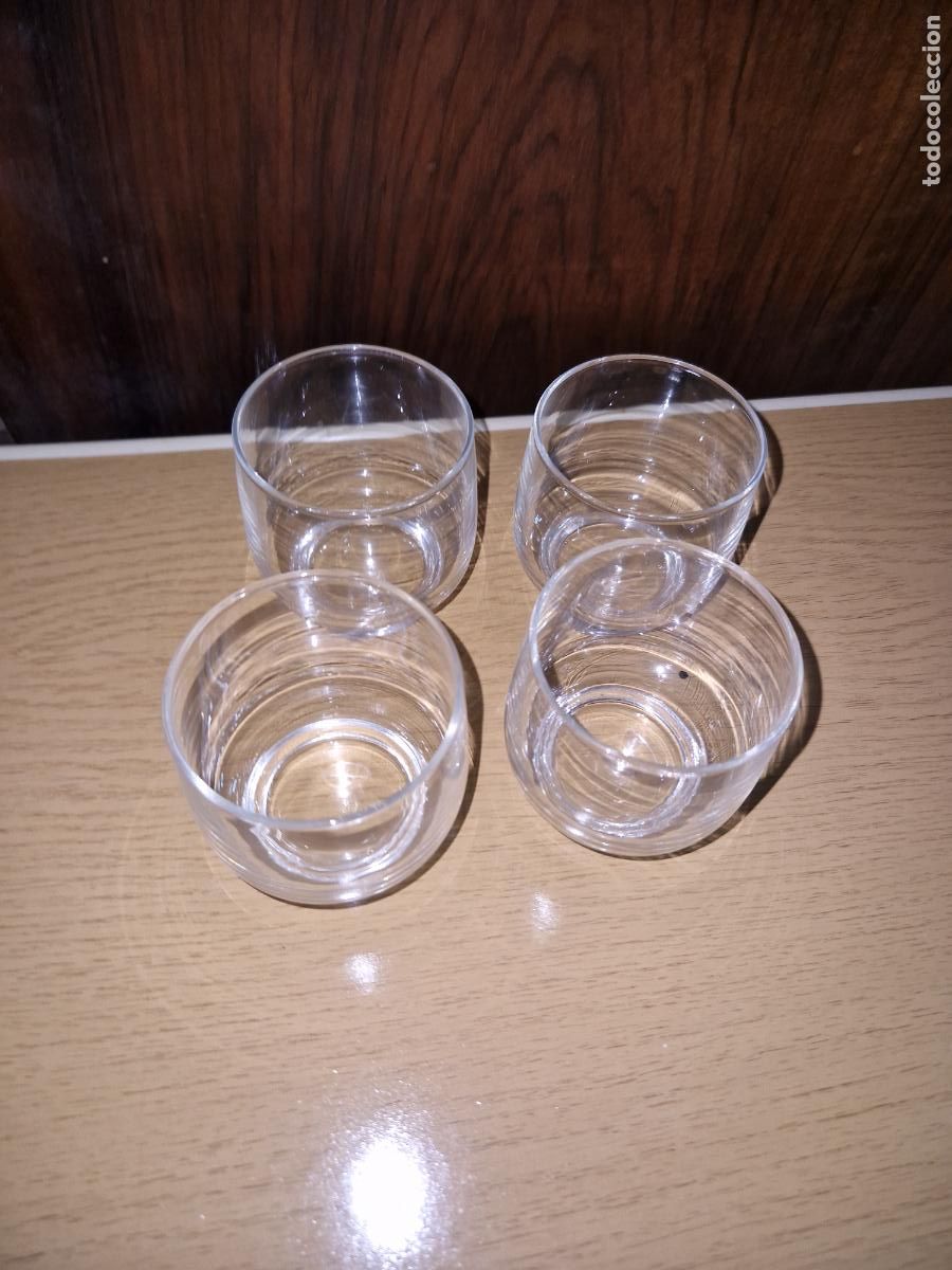 Segunda mano: 4 BONITOS VASOS DE CRISTAL. MEDIDA 7*7CM - Foto 2