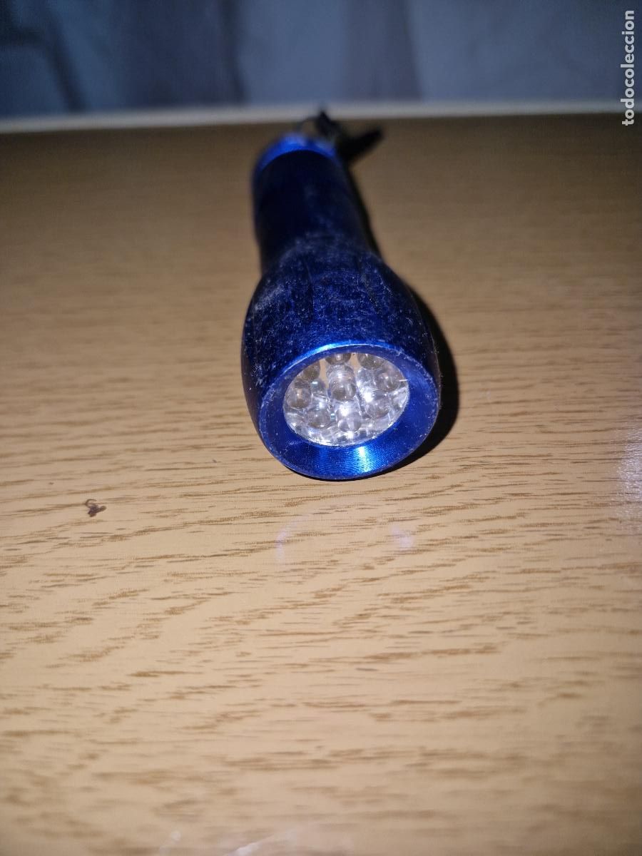 Segunda mano: BONITA LINTERNA. COLOR AZUL. - Foto 1
