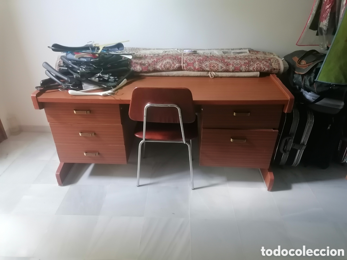 Segunda mano: Mesa de oficina de madera. - Foto 1