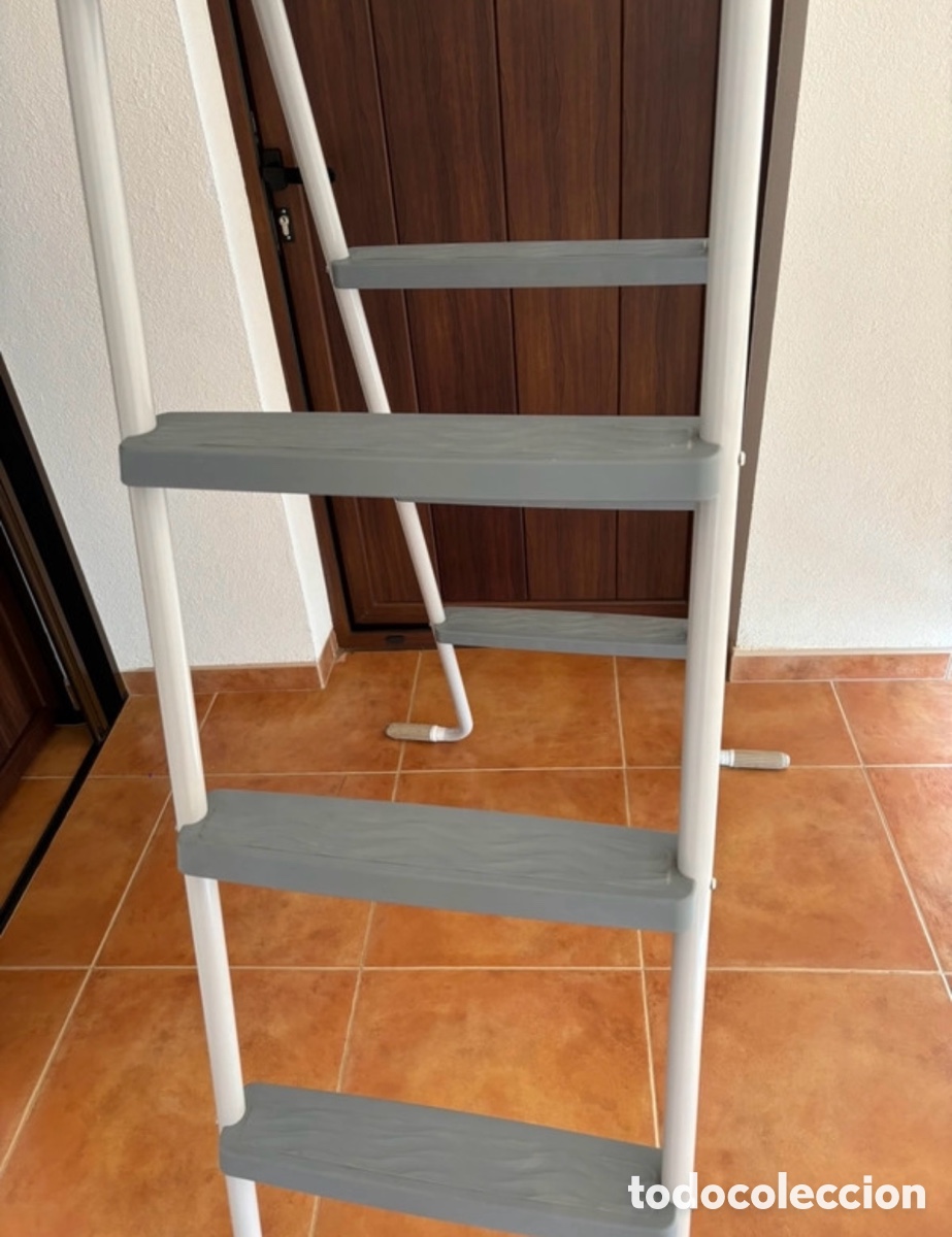 Segunda mano: Escalera de piscina en subasta - Foto 2