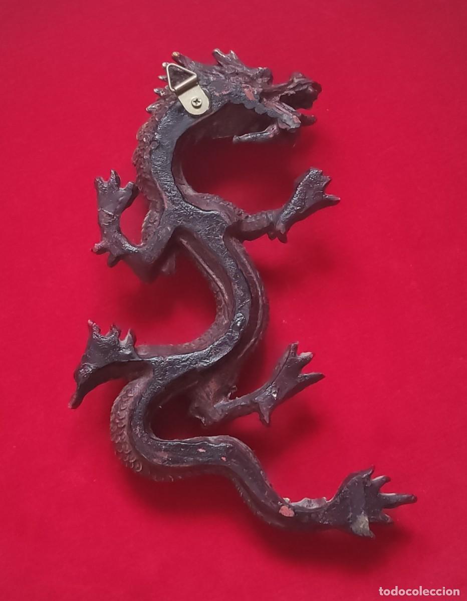 Segunda mano: DRAG&Oacute;N PARA COLGAR EN PARED #01 - Foto 3