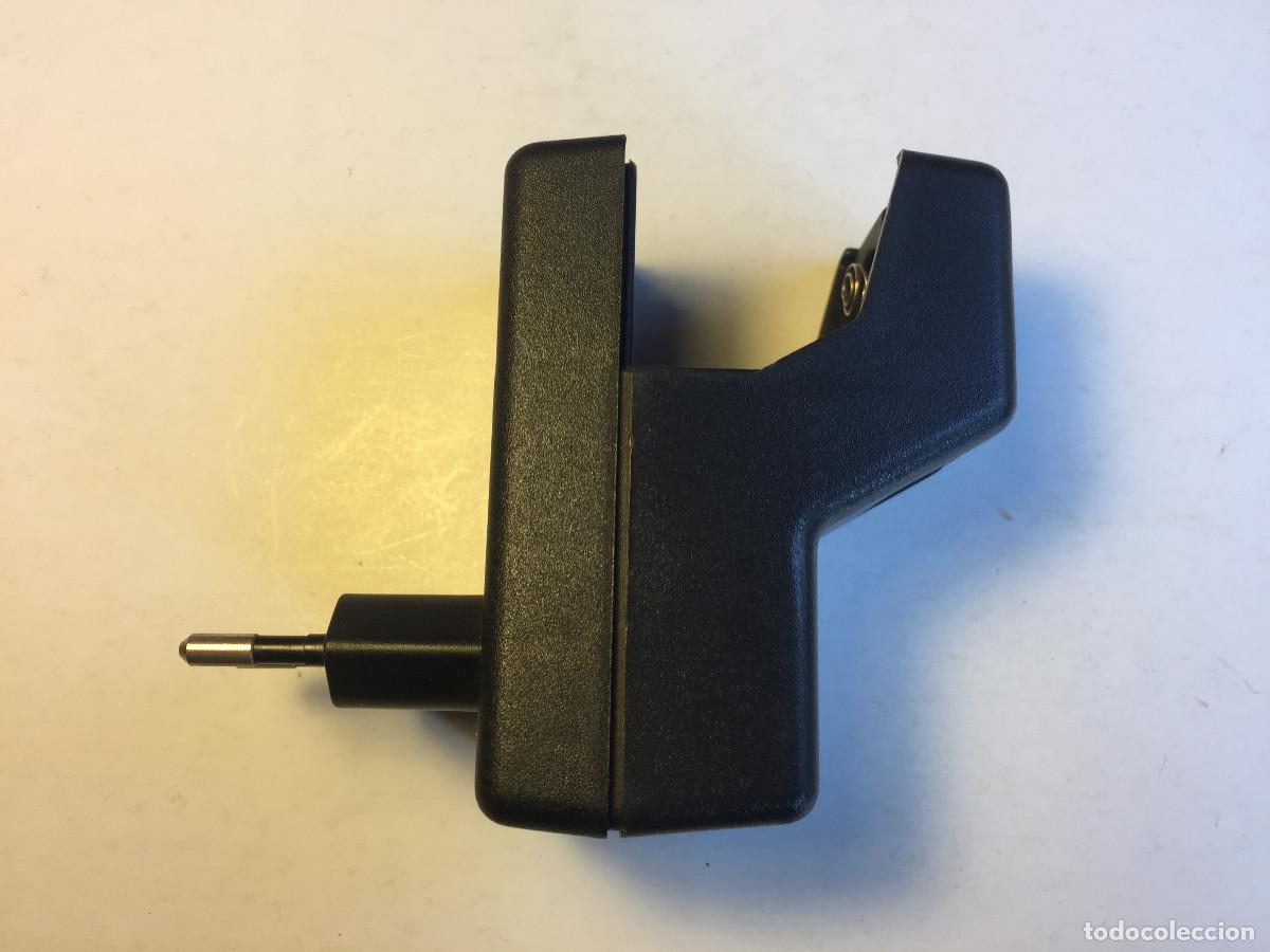 Segunda mano: CARGADOR DE PILAS VARTA PARA 4 PILAS AAA - Foto 1
