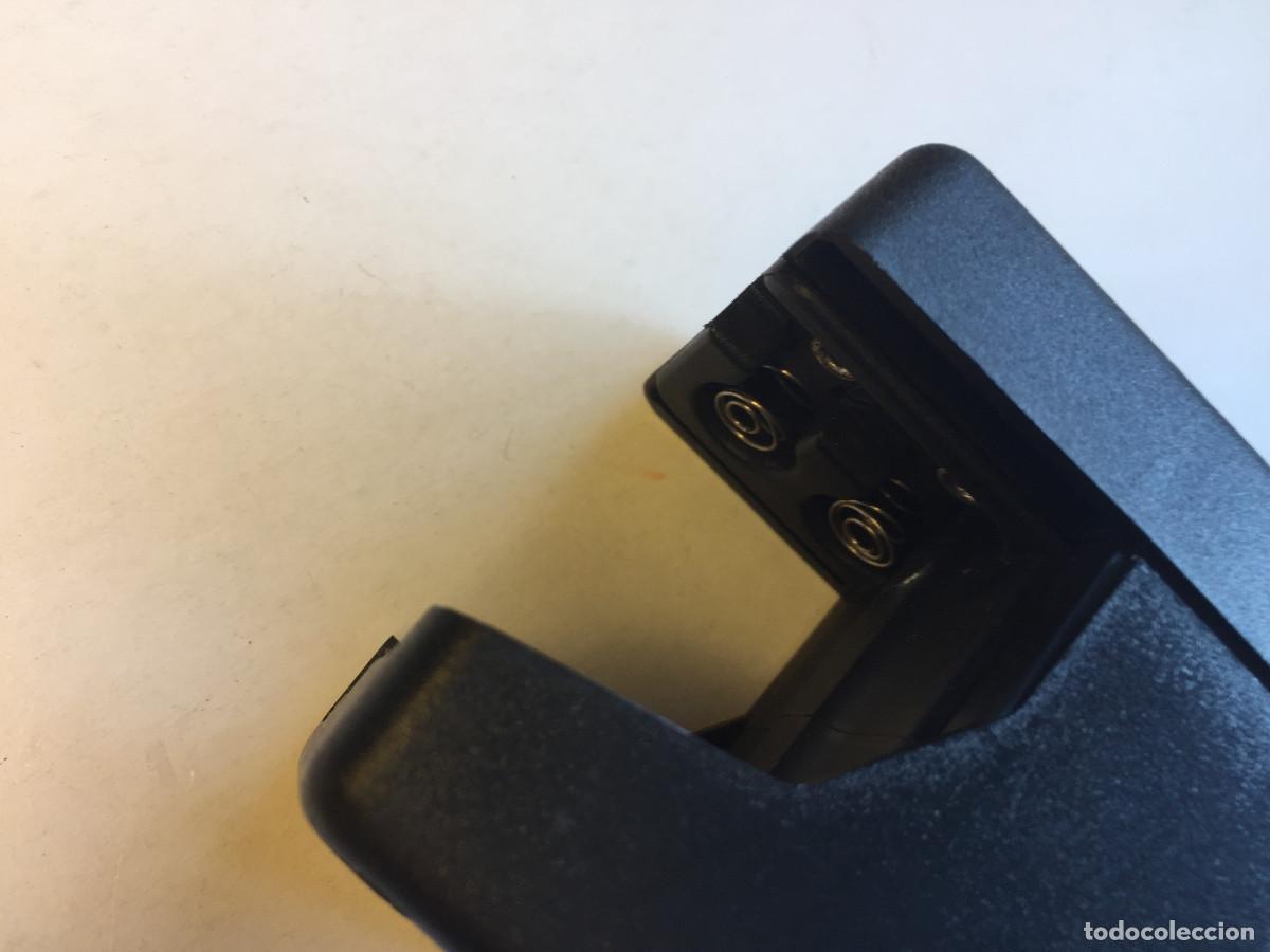 Segunda mano: CARGADOR DE PILAS VARTA PARA 4 PILAS AAA - Foto 3