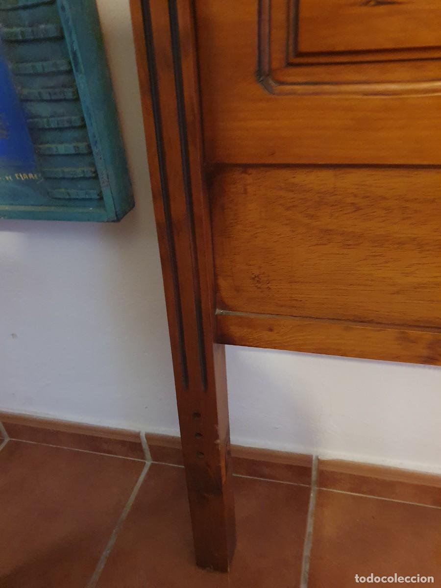 Segunda mano: Cabecero y mesita de noche a juego. - Foto 3