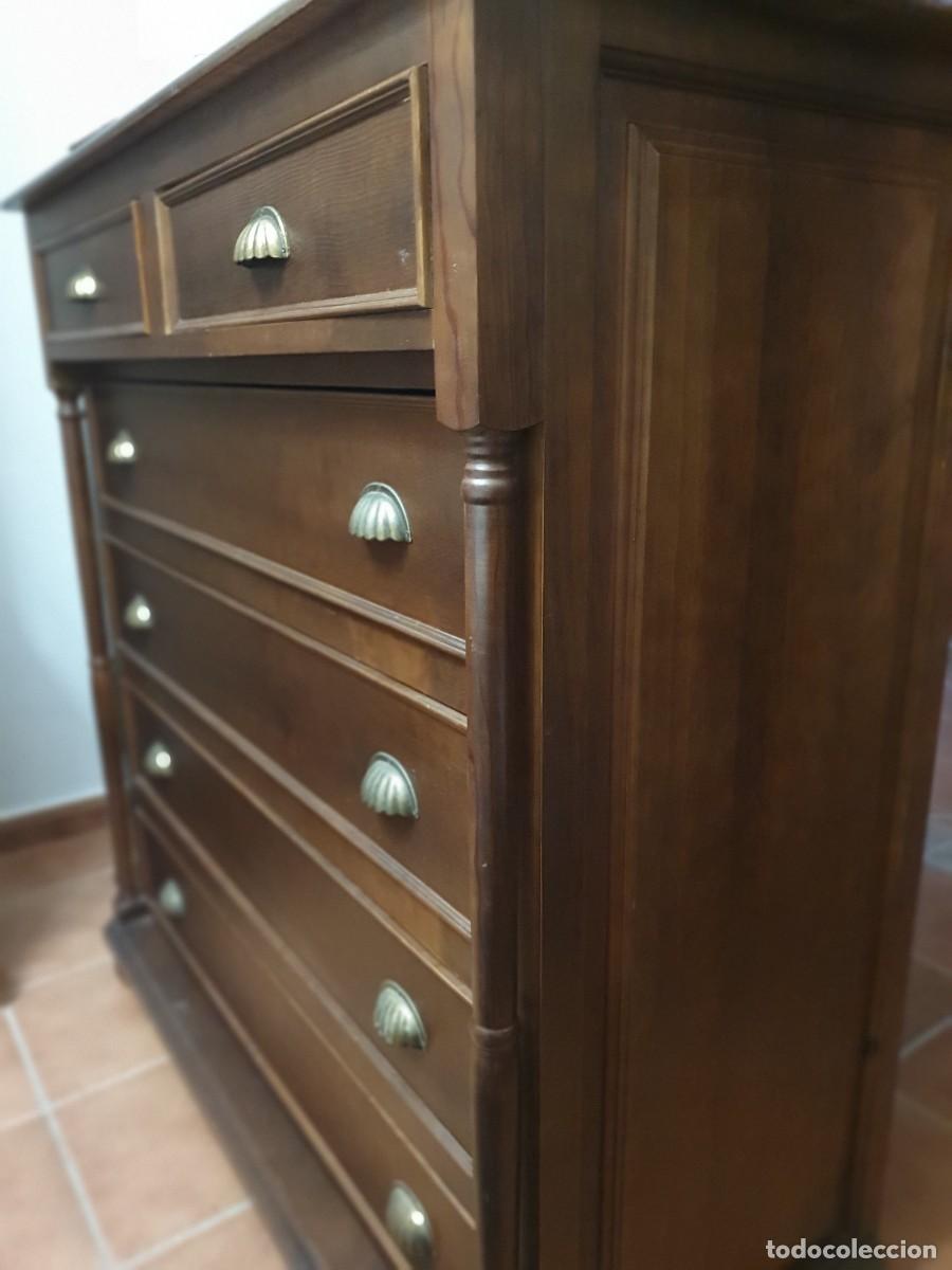 Segunda mano: Chifonier de madera en color nogal. - Foto 4