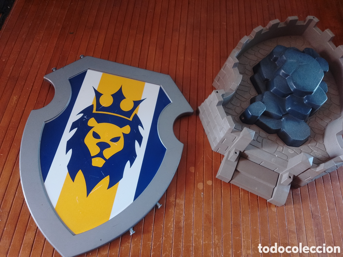 Segunda mano: Escudo y fortaleza Playmobil - Foto 1